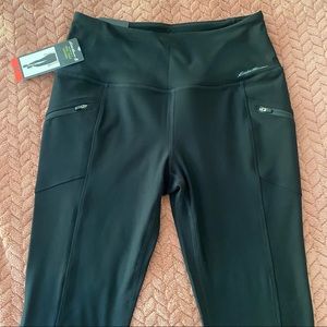 Eddie Bauer Black Trail tight leggings with zippered pocket